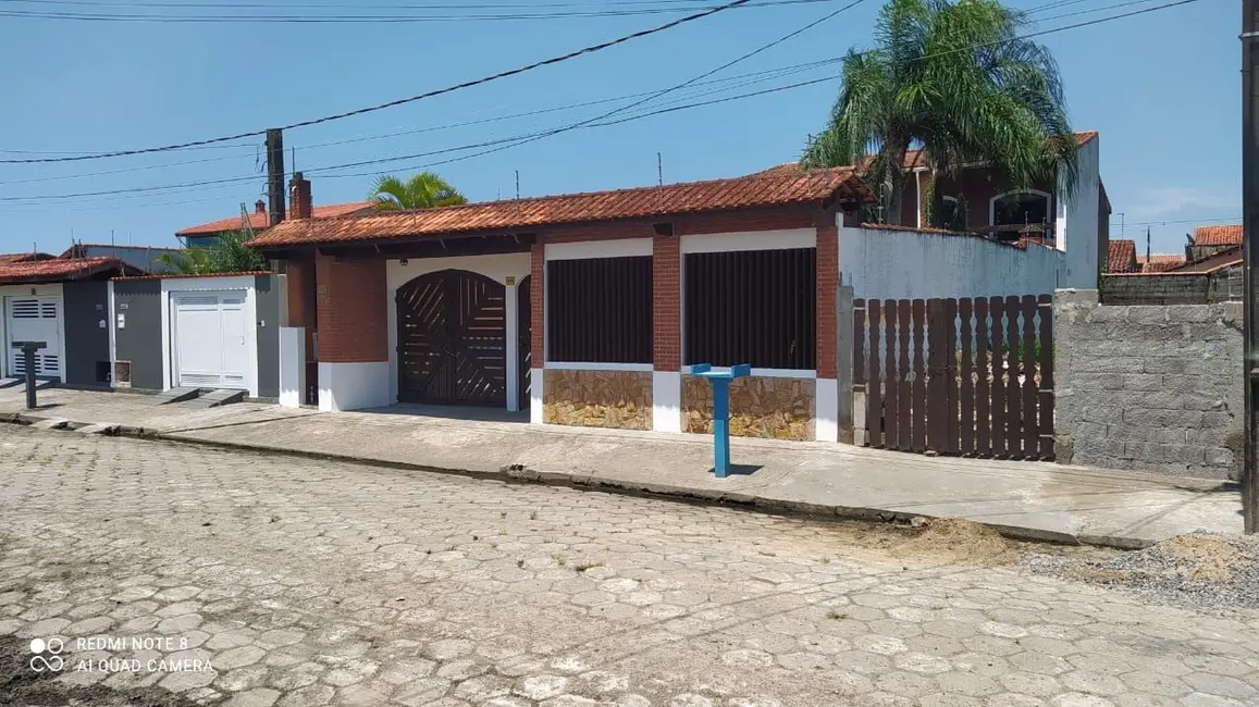 Foto 1 de Casa com 3 quartos à venda, 183m2 em Itanhaem - SP