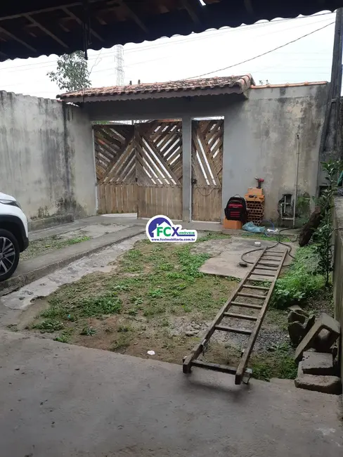 Foto 2 de Casa com 2 quartos à venda, 87m2 em Itanhaem - SP