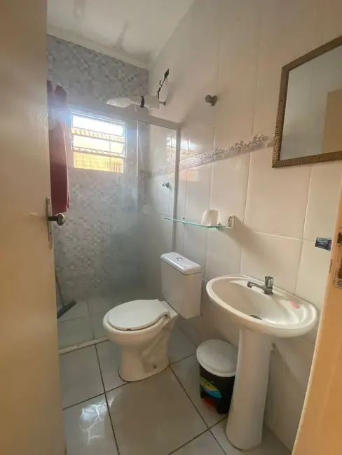 Foto 8 de Casa com 2 quartos à venda, 69m2 em Itanhaem - SP