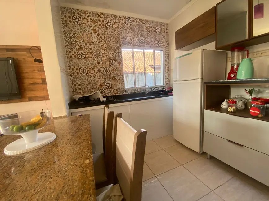 Foto 3 de Casa com 2 quartos à venda, 69m2 em Itanhaem - SP