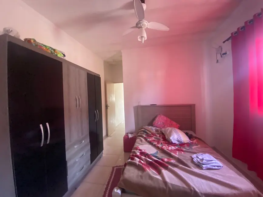 Foto 9 de Casa com 2 quartos à venda, 69m2 em Itanhaem - SP