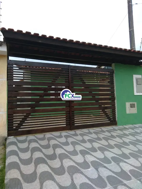 Foto 8 de Casa com 2 quartos à venda, 67m2 em Itanhaem - SP