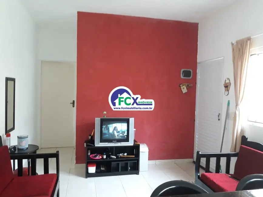 Foto 2 de Casa com 2 quartos à venda, 67m2 em Itanhaem - SP