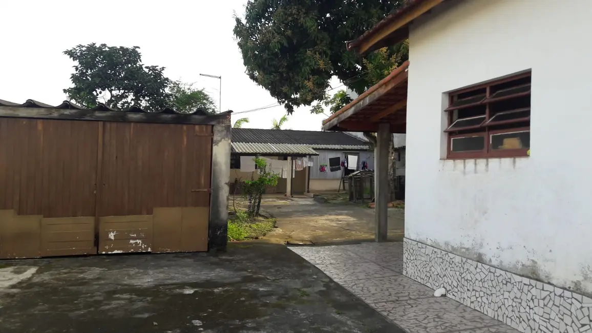 Foto 1 de Casa com 2 quartos à venda, 106m2 em Itanhaem - SP