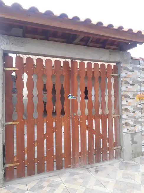 Foto 1 de Casa com 2 quartos à venda, 70m2 em Itanhaem - SP