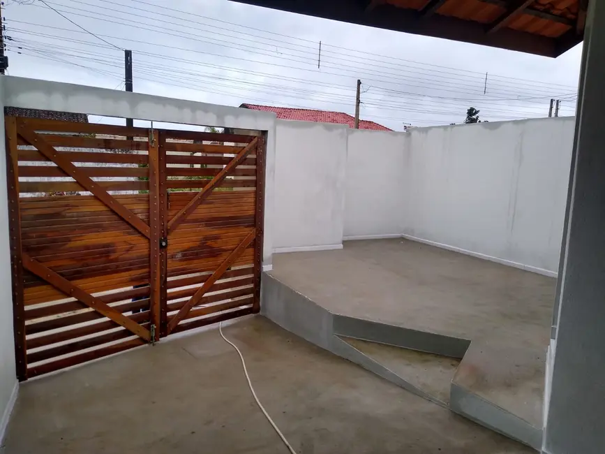 Foto 2 de Casa com 2 quartos à venda, 60m2 em Itanhaem - SP