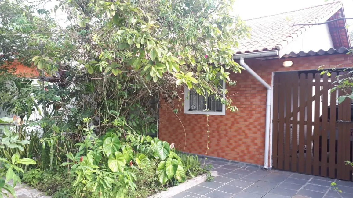 Foto 1 de Casa com 2 quartos à venda, 102m2 em Itanhaem - SP