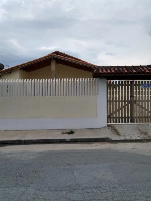 Foto 5 de Casa com 2 quartos à venda, 250m2 em Itanhaem - SP