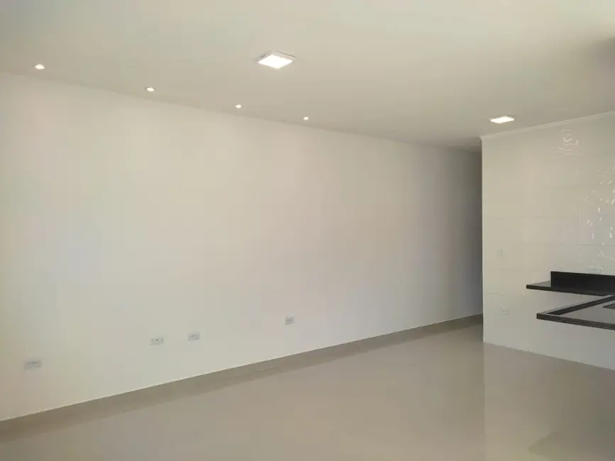 Casa com 2 quartos à venda, 74m2 em Itanhaem - SP - imagem 4 Foto 4 de Casa com 2 quartos à venda, 74m2 em Itanhaem - SP