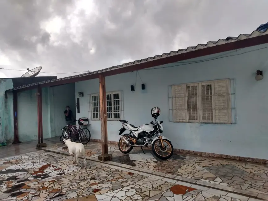 Foto 1 de Casa com 2 quartos à venda, 92m2 em Itanhaem - SP