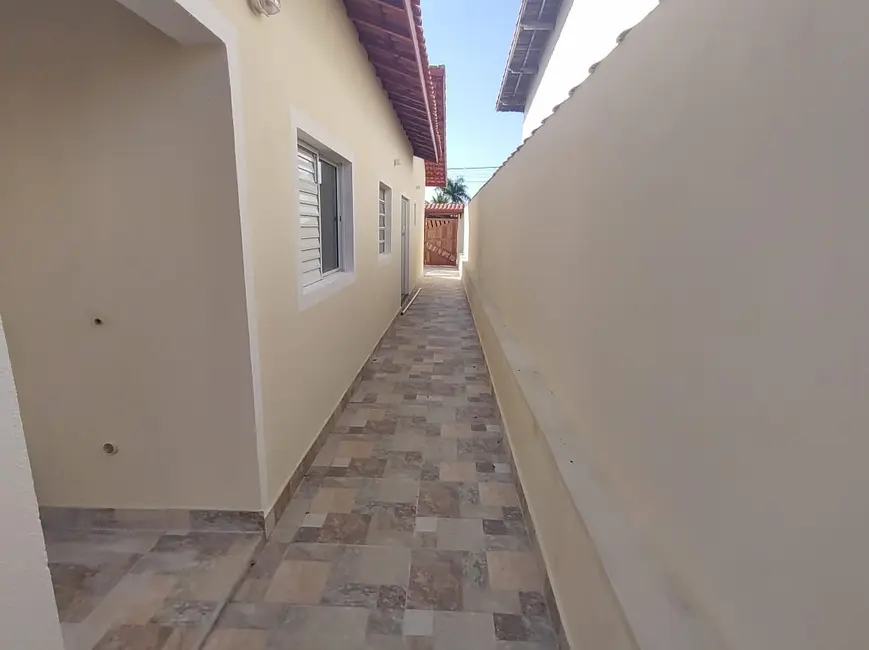 Foto 3 de Casa com 2 quartos à venda, 66m2 em Itanhaem - SP