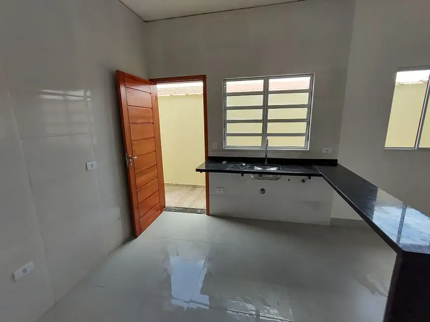 Foto 9 de Casa com 2 quartos à venda, 66m2 em Itanhaem - SP