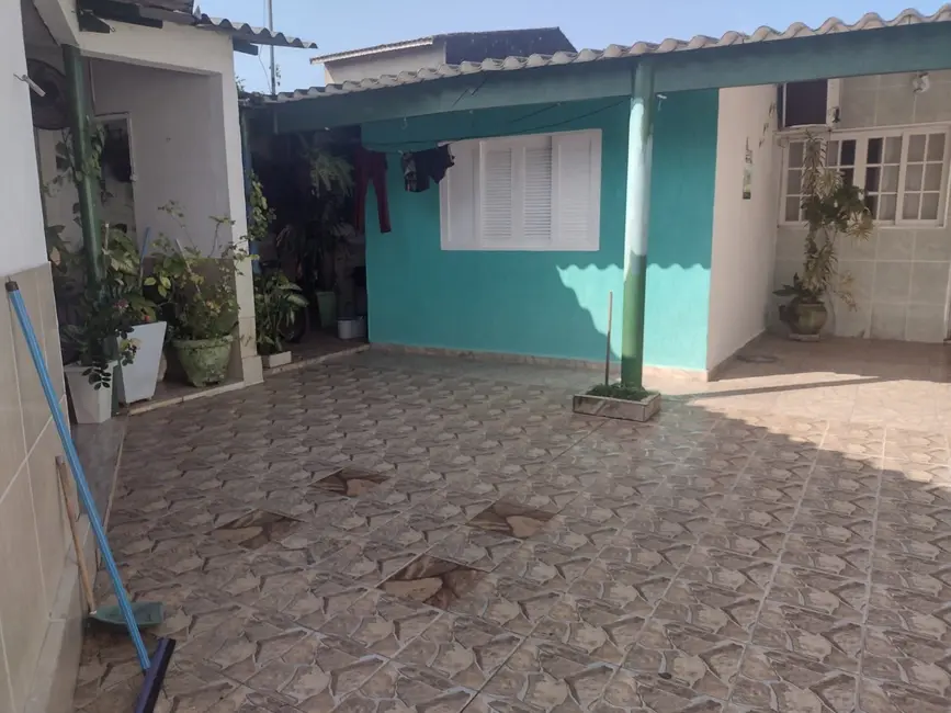 Foto 2 de Casa com 2 quartos à venda, 97m2 em Itanhaem - SP