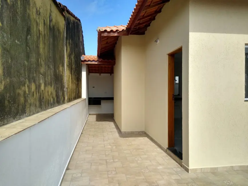 Foto 2 de Casa com 2 quartos à venda, 60m2 em Itanhaem - SP