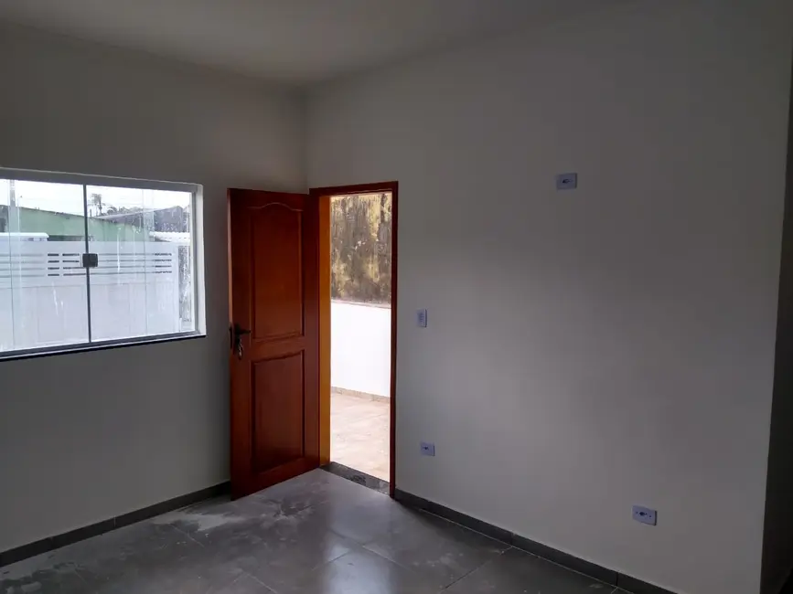 Foto 4 de Casa com 2 quartos à venda, 60m2 em Itanhaem - SP