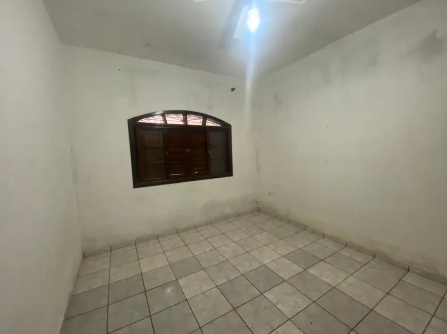 Foto 8 de Casa com 2 quartos à venda, 80m2 em Itanhaem - SP