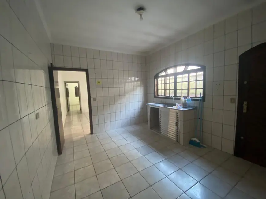 Foto 5 de Casa com 2 quartos à venda, 80m2 em Itanhaem - SP