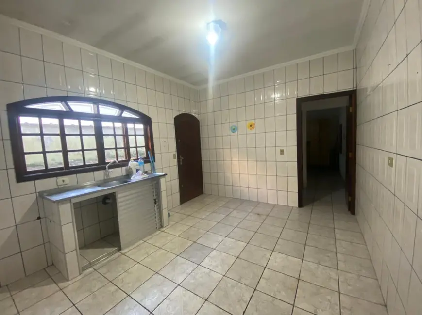 Foto 4 de Casa com 2 quartos à venda, 80m2 em Itanhaem - SP