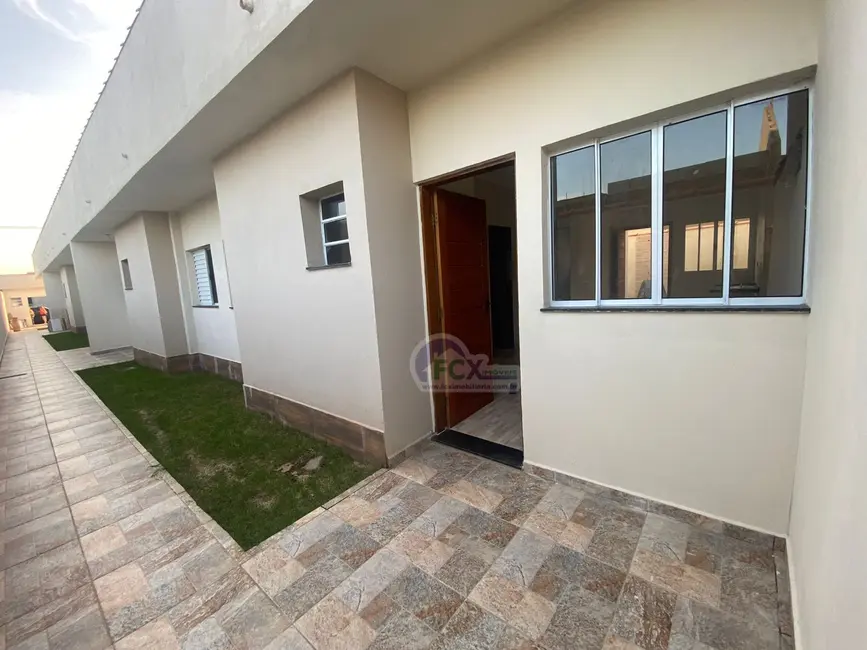 Casa de Condomínio com 2 quartos à venda, 60m2 em Itanhaem - SP - imagem 8 Foto 8 de Casa de Condomínio com 2 quartos à venda, 60m2 em Itanhaem - SP