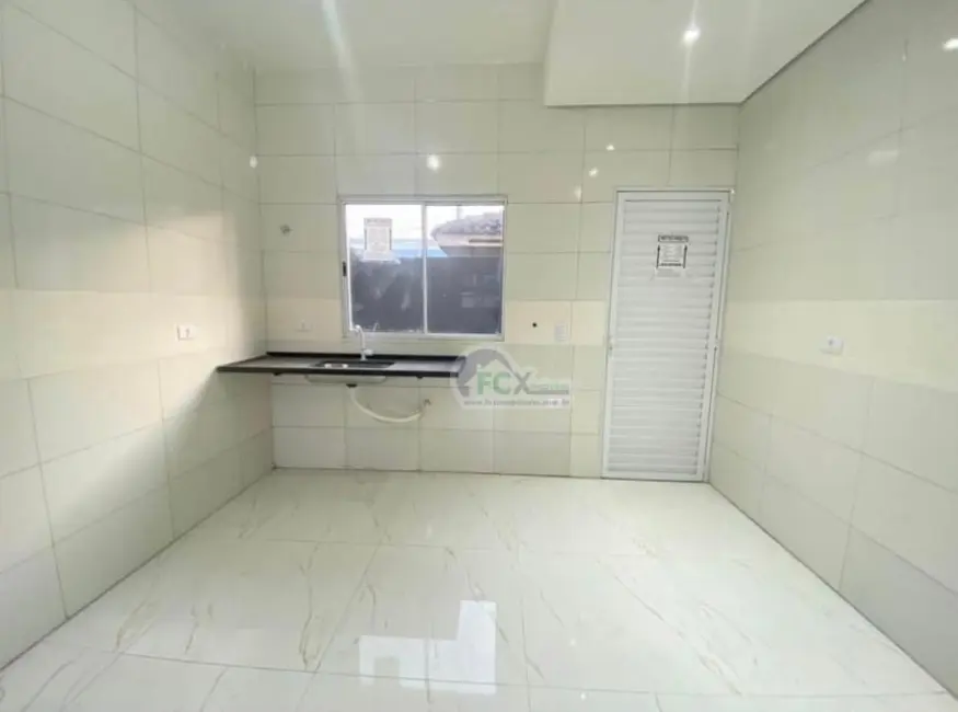 Casa de Condomínio com 2 quartos à venda, 70m2 em Guaruja - SP - imagem 4 Foto 4 de Casa de Condomínio com 2 quartos à venda, 70m2 em Guaruja - SP