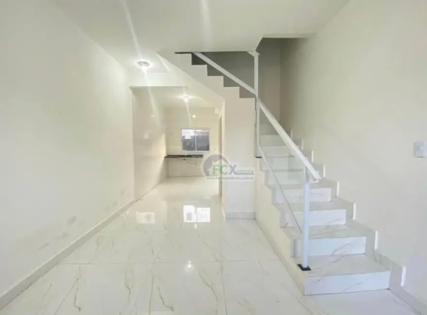 Casa de Condomínio com 2 quartos à venda, 70m2 em Guaruja - SP - imagem 2 Foto 2 de Casa de Condomínio com 2 quartos à venda, 70m2 em Guaruja - SP