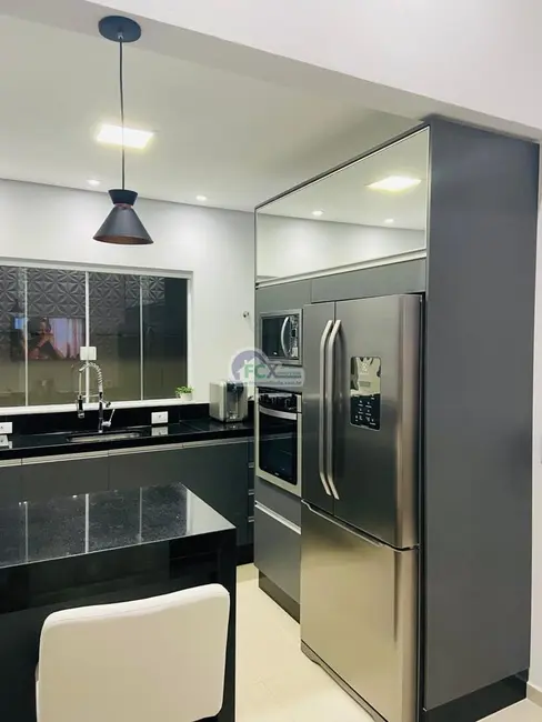 Casa com 3 quartos à venda, 173m2 em Peruibe - SP - imagem 8 Foto 8 de Casa com 3 quartos à venda, 173m2 em Peruibe - SP