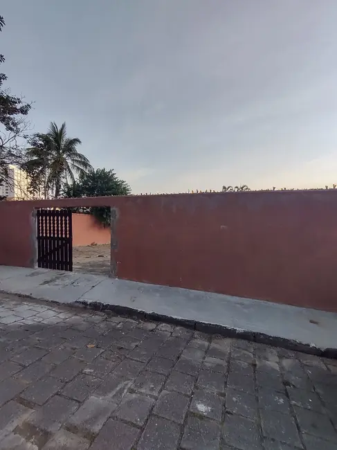 Foto 1 de Terreno / Lote à venda, 60m2 em Itanhaem - SP