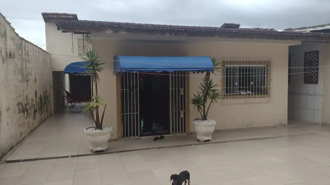 Foto 3 de Casa com 2 quartos à venda em Itanhaem - SP