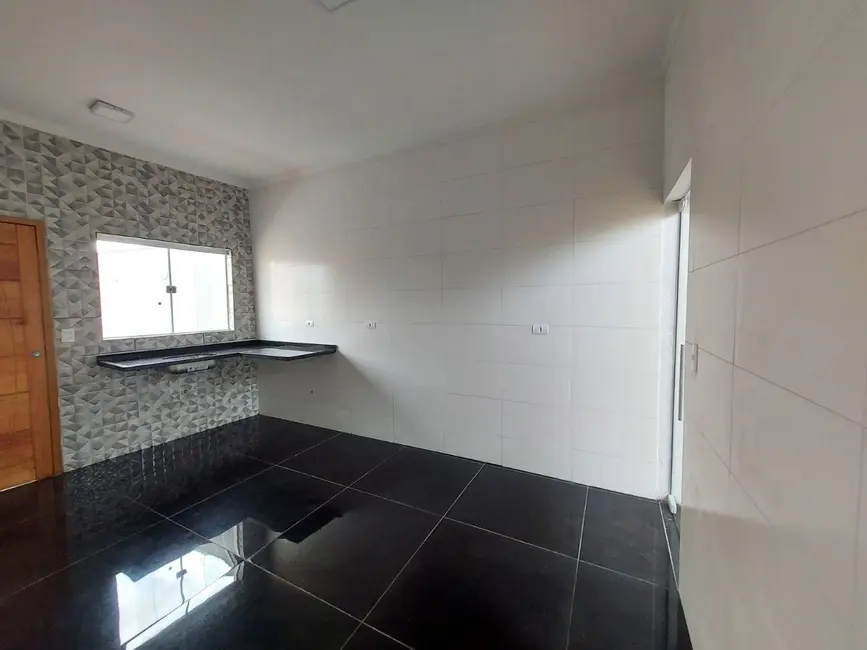 Foto 9 de Casa com 2 quartos à venda, 66m2 em Itanhaem - SP