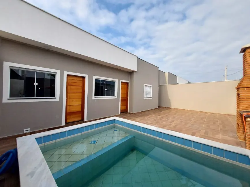 Foto 1 de Casa com 2 quartos à venda, 66m2 em Itanhaem - SP