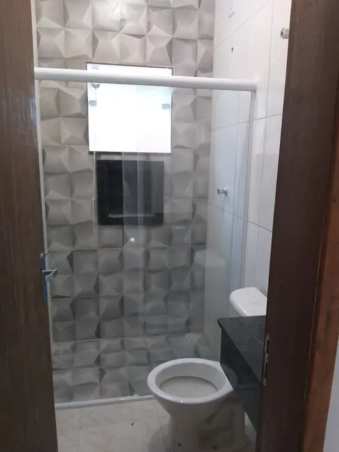 Foto 8 de Casa com 2 quartos à venda, 66m2 em Itanhaem - SP