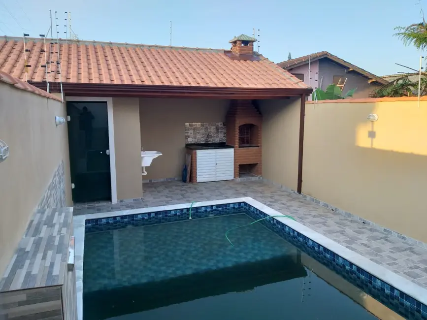 Foto 2 de Casa com 2 quartos à venda, 66m2 em Itanhaem - SP