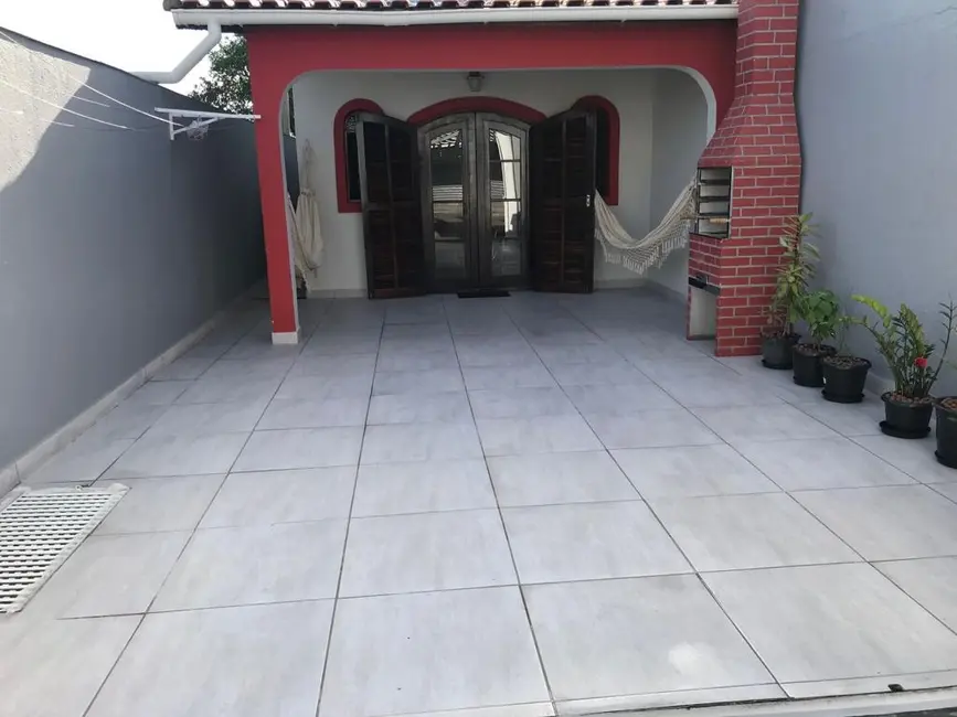 Foto 1 de Casa com 2 quartos à venda, 66m2 em Itanhaem - SP