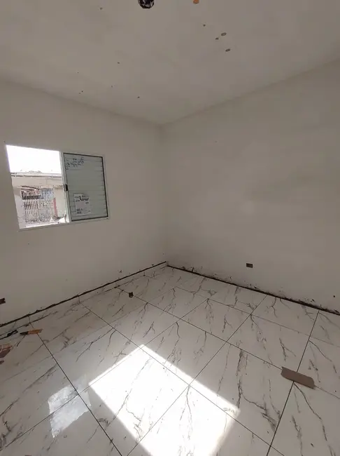 Foto 2 de Casa com 2 quartos à venda, 60m2 em Itanhaem - SP