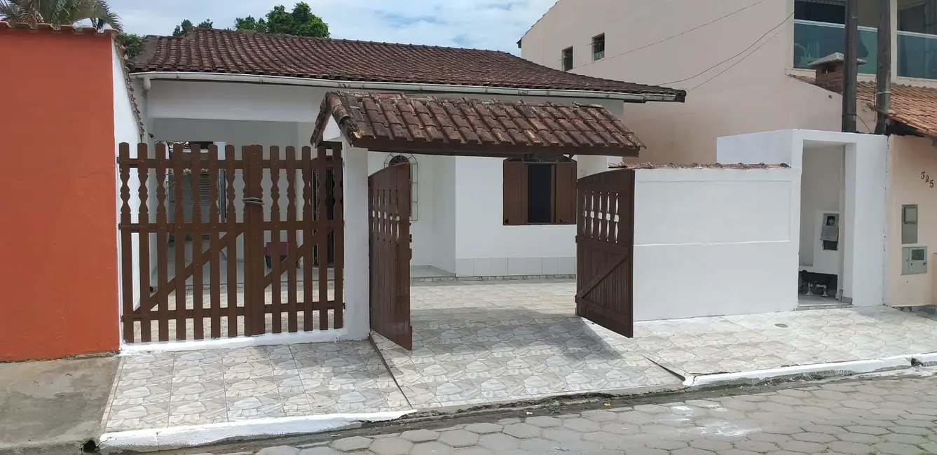 Foto 3 de Casa com 3 quartos à venda, 138m2 em Itanhaem - SP