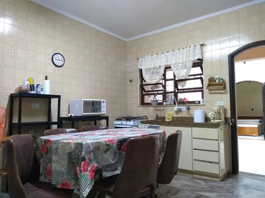 Foto 3 de Casa com 4 quartos à venda, 250m2 em Itanhaem - SP