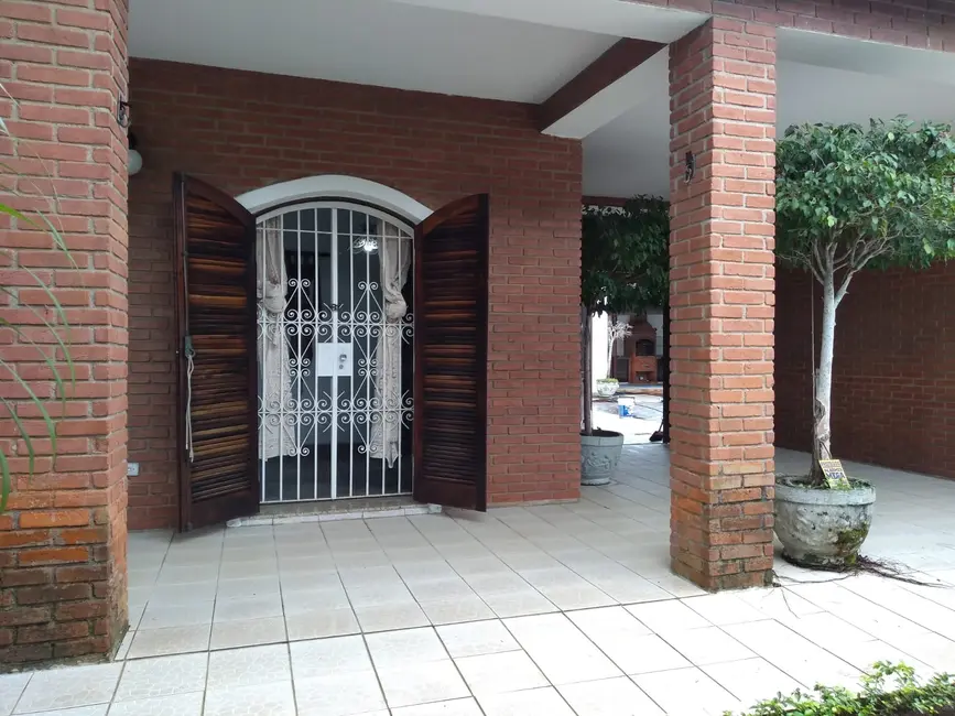 Foto 8 de Casa com 4 quartos à venda, 250m2 em Itanhaem - SP