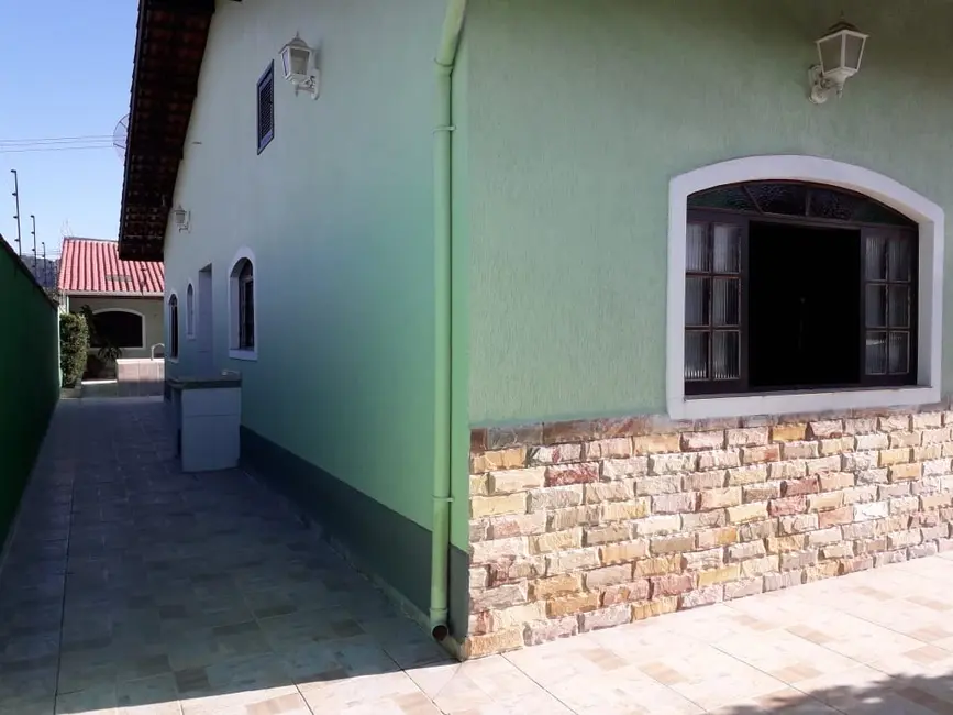 Foto 3 de Casa com 3 quartos à venda, 183m2 em Itanhaem - SP