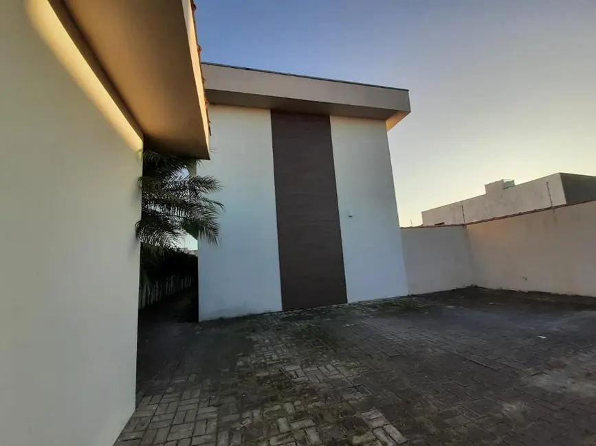 Foto 2 de Casa de Condomínio com 2 quartos à venda, 80m2 em Itanhaem - SP