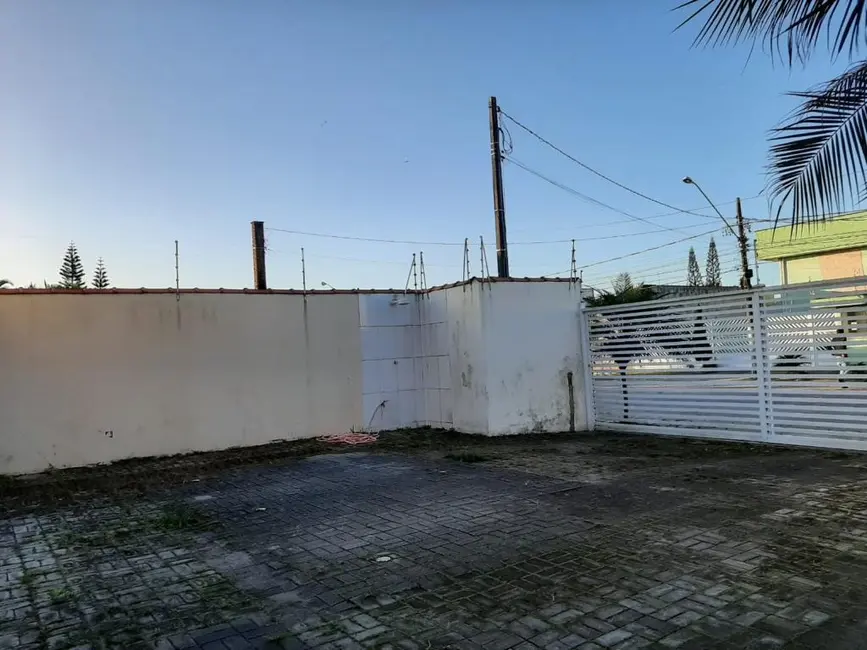 Casa de Condomínio com 2 quartos à venda, 80m2 em Itanhaem - SP - imagem 4 Foto 4 de Casa de Condomínio com 2 quartos à venda, 80m2 em Itanhaem - SP