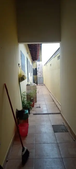 Foto 2 de Casa com 3 quartos à venda, 70m2 em Itanhaem - SP