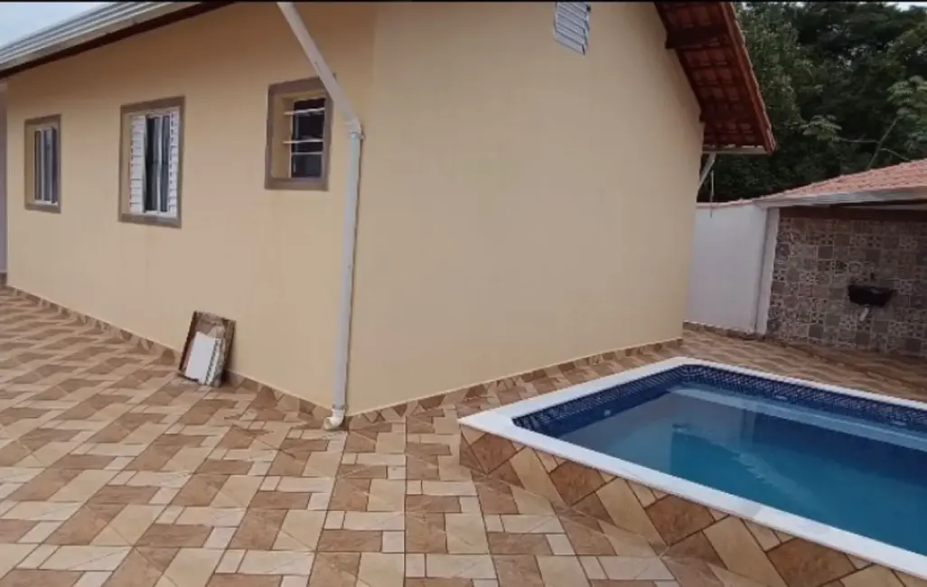 Foto 1 de Casa com 2 quartos à venda, 65m2 em Itanhaem - SP