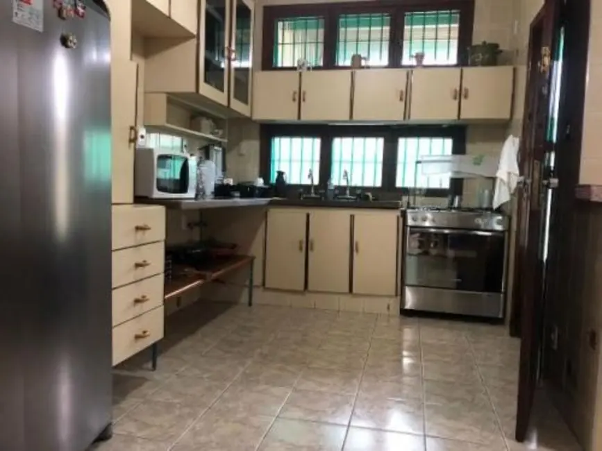 Casa com 6 quartos à venda, 500m2 em Itanhaem - SP - imagem 4 Foto 4 de Casa com 6 quartos à venda, 500m2 em Itanhaem - SP
