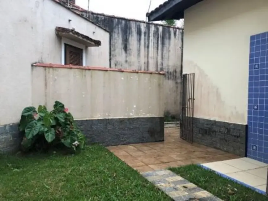 Casa com 6 quartos à venda, 500m2 em Itanhaem - SP - imagem 3 Foto 3 de Casa com 6 quartos à venda, 500m2 em Itanhaem - SP