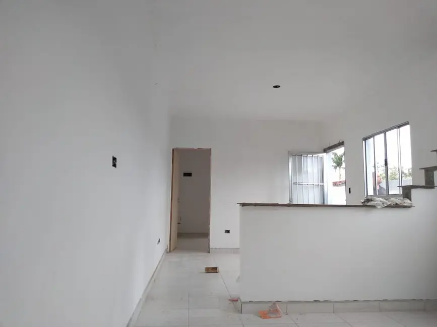 Foto 2 de Casa com 2 quartos à venda, 60m2 em Itanhaem - SP