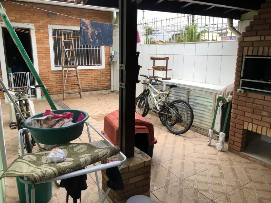 Foto 4 de Casa com 3 quartos à venda, 180m2 em Itanhaem - SP