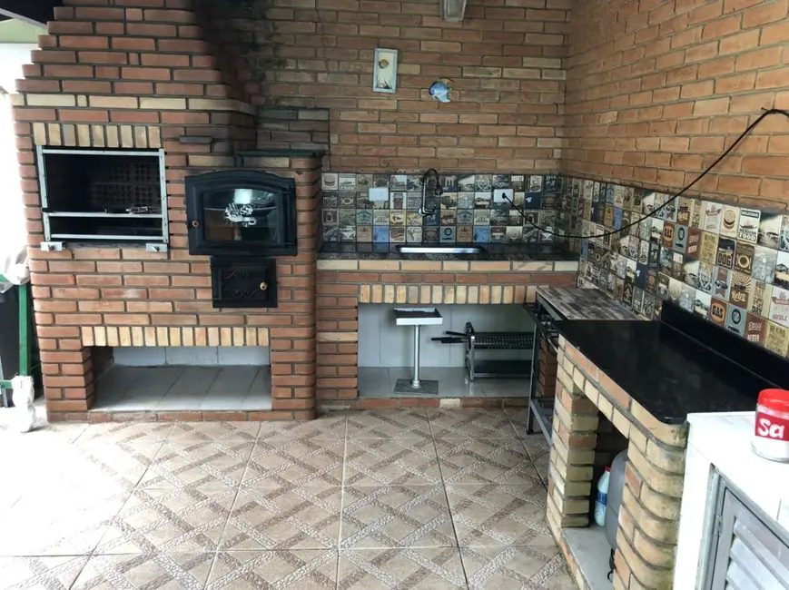 Foto 2 de Casa com 3 quartos à venda, 180m2 em Itanhaem - SP