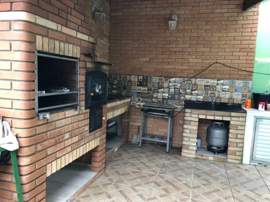 Foto 3 de Casa com 3 quartos à venda, 180m2 em Itanhaem - SP