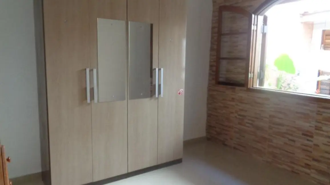 Foto 3 de Casa com 3 quartos à venda, 187m2 em Itanhaem - SP