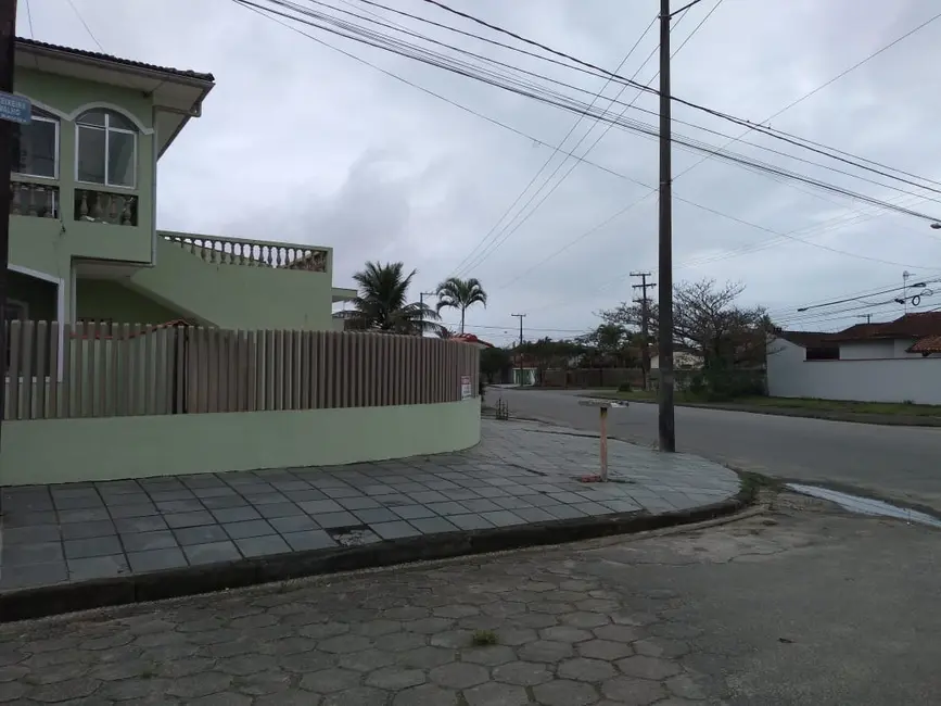 Foto 1 de Casa com 6 quartos à venda, 323m2 em Itanhaem - SP
